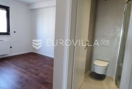 Šibenik, četverosoban luksuzan stan s bazenom, Šibenik, Appartment