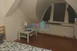 Zagreb - centar, prodaje se zanimljiv stan u potkrovlju, Donji Grad, Appartement