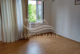 N.Vinodolski, Stan 85m2, pogled na more, 300 m od mora!, Novi Vinodolski, Appartment