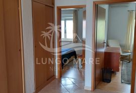 N.Vinodolski, Stan 103m2, vrt, pogled na more!, Novi Vinodolski, Appartment