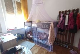 ISTRA, PULA Stan na rivi u austrougarskoj zgradi 99 m2 - VELIKA TERASA!!, Pula, Appartment