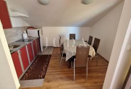 Otok Krk, Malinska, apartmanska kuća s pogledom na more, Malinska-Dubašnica, House