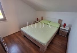 Otok Krk, Malinska, apartmanska kuća s pogledom na more, Malinska-Dubašnica, Casa