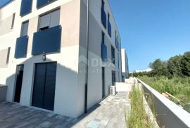 ZADAR, PETRČANE - Stan u novogradnji s pogledom na more, Zadar - Okolica, Appartment