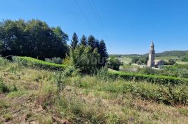 ISTRA, OPRTALJ - Kamena samostojeća ruševina s velikim građevinskim zemljištem u cjelini, Oprtalj, Casa