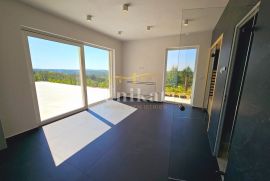 Villa na top lokaciji s panoramskim pogledom na more, Motovun, Kuća