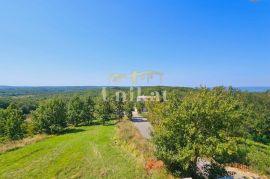 Villa na top lokaciji s panoramskim pogledom na more, Motovun, Kuća