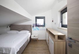 Ližnjan, moderan stan u potkrovlju 60 m2 s pogledom na more, Ližnjan, Wohnung
