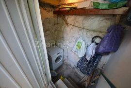 Zemun, Pionirska, 3.0 u kući sa dvorištem, Zemun, Flat