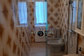 Volosko drugi red od mora stan 2S+DB, 1.kat, 115 m2, Opatija, Appartement