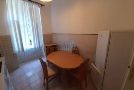 Volosko drugi red od mora stan 2S+DB, 1.kat, 115 m2, Opatija, Apartamento