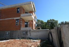 ISTRA, PEROJ Stan s vrtom nedaleko od mora!, Vodnjan, Apartamento