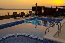 Villa u Crikvenici sa panoramskim pogledom, Crikvenica, House