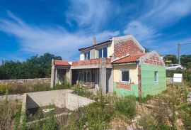 OTOK KRK, šire područje grada Krka - Kuća s bazenom u roh-bau fazi, Krk, House