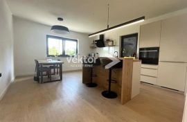 Matulji, 120m2, dvoetažni stan s okućnicom, novogradnja, Matulji, Flat