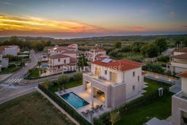 ISTRA - POREČ, moderna prostrana villa s bazenom blizu mora, prodaja, Tar-Vabriga, Casa