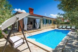 Istra, Barbariga, šarmantna kuća sa bazenom, saunom i jacuzzijem, 800 m od plaže, tri spavaće sobe, Vodnjan, Casa