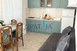 Vir, 300m od plaže, trosobni apartman, Vir, Appartment