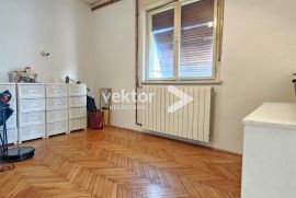 Marinići, dva stana s okućnicom i garažom, Viškovo, Apartamento