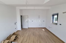 ISTRA, POREČ, OKOLICA - Prostrani stan s pogledom na prirodu, Poreč, Apartamento