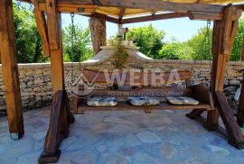 Istra, Barban, eko vila od rustikalnog istarskog kamena sa vlastitom solarnom elektranom, eko certifikatom, podno grijanje, Barban, Casa