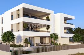 Vodice - trosobni stan u novogradnji, top lokacija, 115 m2, Vodice, Appartamento