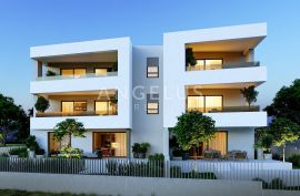 Vodice - luksuzni stan u novogradnji u blizini mora, 115 m2 m2, Vodice, Appartement