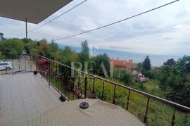 Lovran stan 122m2 građevinski teren,okućnica, garaža !, Lovran, Apartamento