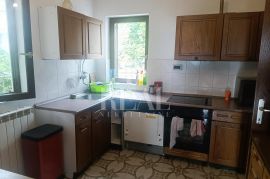 Lovran stan 122m2 građevinski teren,okućnica, garaža !, Lovran, Appartement