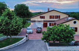 Središnja Istra, predivna kuća sa tri stambene jedinice, Sveti Petar U Šumi, Kuća