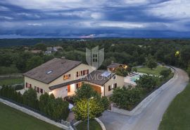 Središnja Istra, predivna kuća sa tri stambene jedinice, Sveti Petar U Šumi, House
