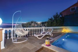 CRIKVENICA - Vila s bazenom, teretanom i panoramskim pogledom na more, Crikvenica, Maison