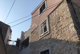 ISTRA, MEDULIN - Kamena kuća na odličnoj lokaciji, Medulin, Kuća