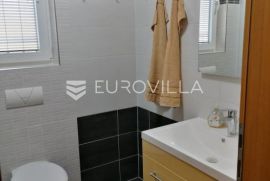 Istra, Medulin - prekrasni četverosobni apartman s pogledom na more, 150 m od mora, NKP 92 m2, Medulin, Wohnung