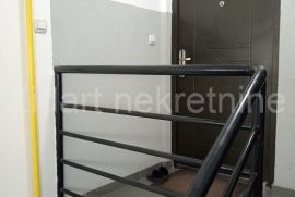 Četvorosoban stan u Batajnici, Zemun, Apartamento