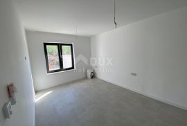 CRIKVENICA - luksuzni, dvoetažni stan 3S+DB u stambenoj vili s vlastitim bazenom, Crikvenica, Apartamento