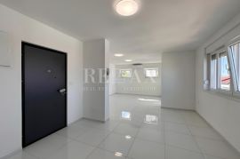 Crikvenica - Stan u novogradnji 122 m2, Crikvenica, Kвартира