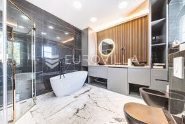 Zagreb, Centar,  novouređen i potpuno namješten trosoban stan NKP 87 m2, PRVI NAJAM!, Zagreb, Apartamento