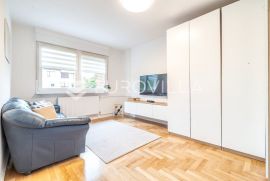 Zagreb, Vrbani, adaptiran i uređen dvosoban stan 44,3 m2, Zagreb, Kвартира