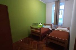 Istra, Pula, centar, stan 107m2, prvi kat, Pula, Appartement