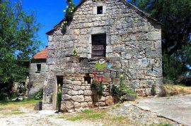 Istra, Kanfanar, stara kamena kuća, 1200m2 okućnice, kompletna infrastruktura, za renovaciju!!, Kanfanar, Kuća
