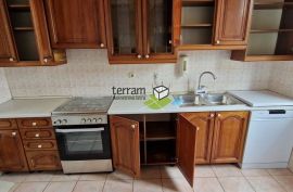 Istra, Pula, etaža Vile, manji stan, garaža i vrt 280m2 prodaja, Pula, Appartement