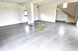 Istra, Loborika, kuća 165m2, bazen 32m2 s okućnicon 895m prodaja, Marčana, House