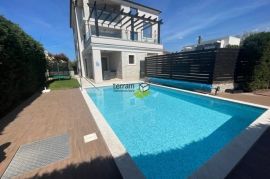 Istra, Fažana, villa sa poglednom na more, 310m2, bazen, namješteno!! #prodaja, Fažana, Casa