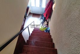 Istra, Medulin, renovirana kamena kuća 190m2, TOP LOKACIJA!!, prodaja, Medulin, بيت