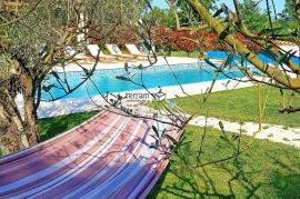 Istra, Krnica, Villa 280m2 s bazenom, golf igralištem i tenis terenom, #prodaja, Marčana, Дом