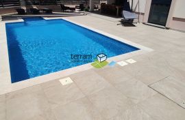 Istra, Vodnjan, Peroj, Villa 320m2 s bazenom, POGLED MORE!!, #prodaja, Vodnjan, Maison