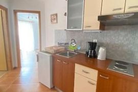 Istra, Fažana, samostojeća apartmanska kuća 360m2 s okućnicom, #prodaja, Fažana, Kuća