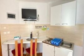 Istra, Fažana, samostojeća apartmanska kuća 360m2 s okućnicom, #prodaja, Fažana, Maison