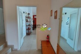 Istra, Tinjan, Kringa, Villa 174m2 s bazenom i velikom okućnicom 1225m2, #prodaja, Tinjan, بيت